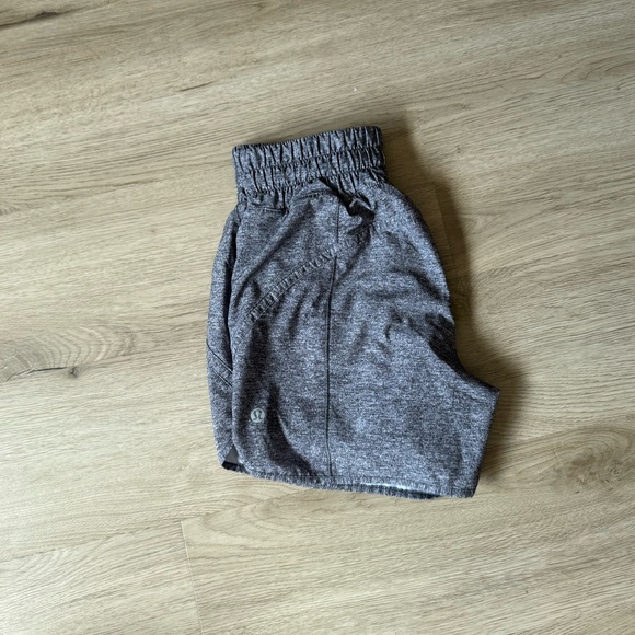 Lululemon high rise track that shorts - Picture 1 of 4